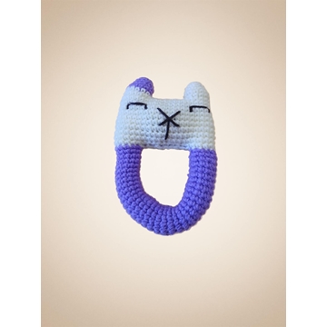 Sonajero gato lila hecho a mano a ganchillo (amigurumi) - Imagen 1